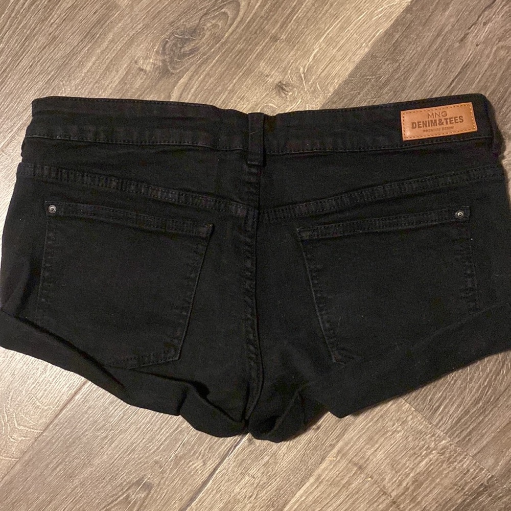 Low waisted black jean shorts